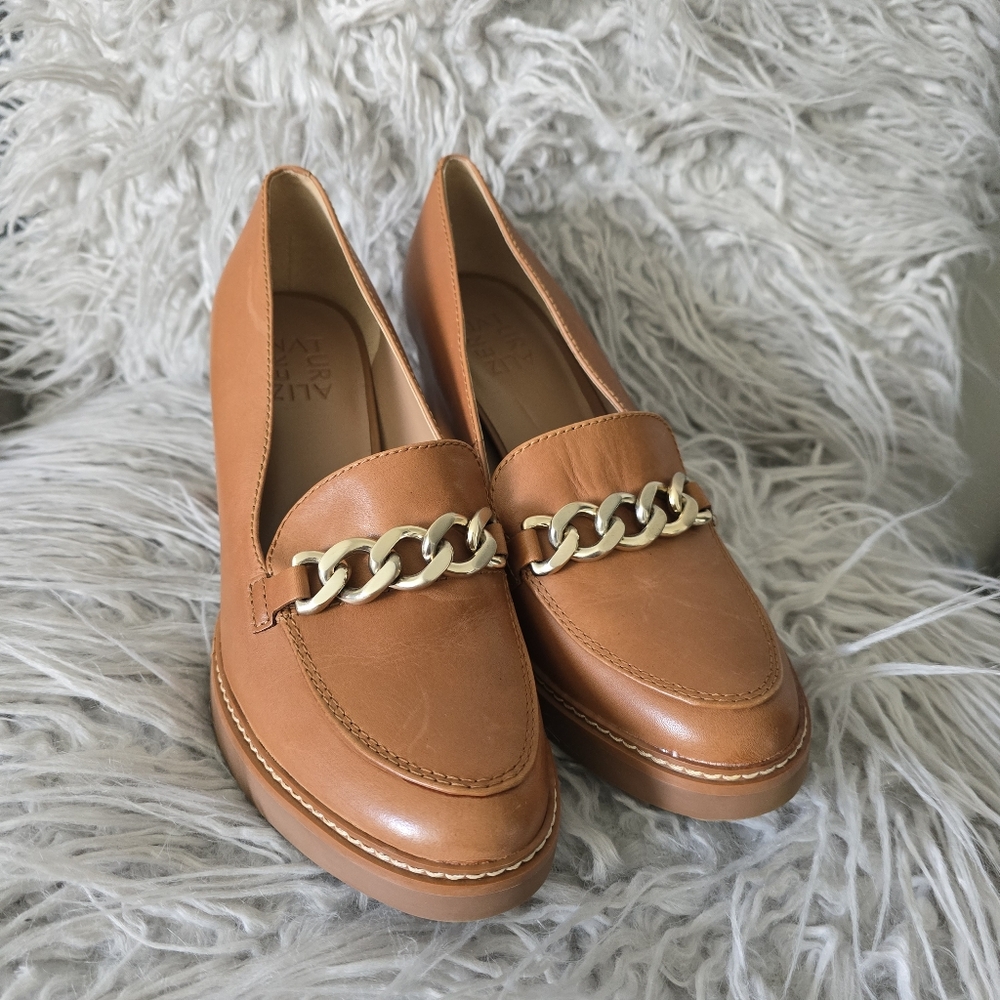 Naturalizer Tan Leather Chain-Trim Heels